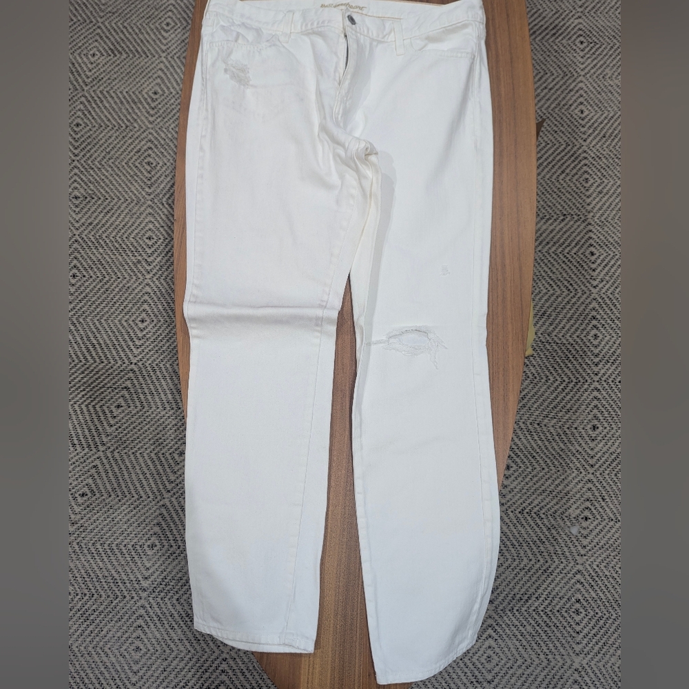 Old Navy White Distressed Sweetheart Jeans